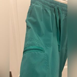 Women’s Scrub Bottoms- Like new